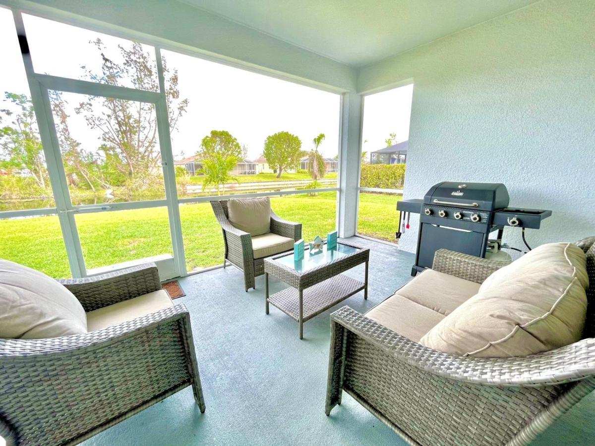 New House With Canal View In Cape Coral Esterno foto